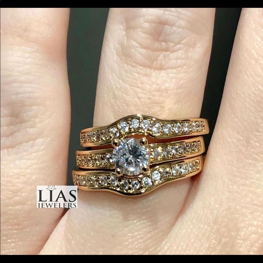 New 18k Rose gold wedding ring set